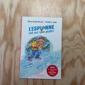 L'ESPIONNE EST SUR UNE PISTE