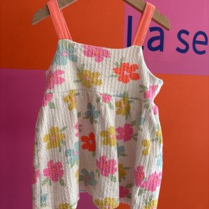 Robe blanche motif fleurs Marque inconnue 6 mois