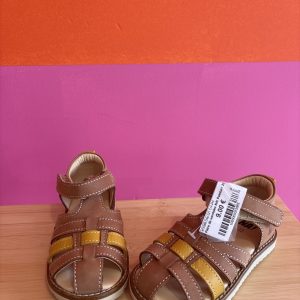 Paire de sandales NA! Pointure 22