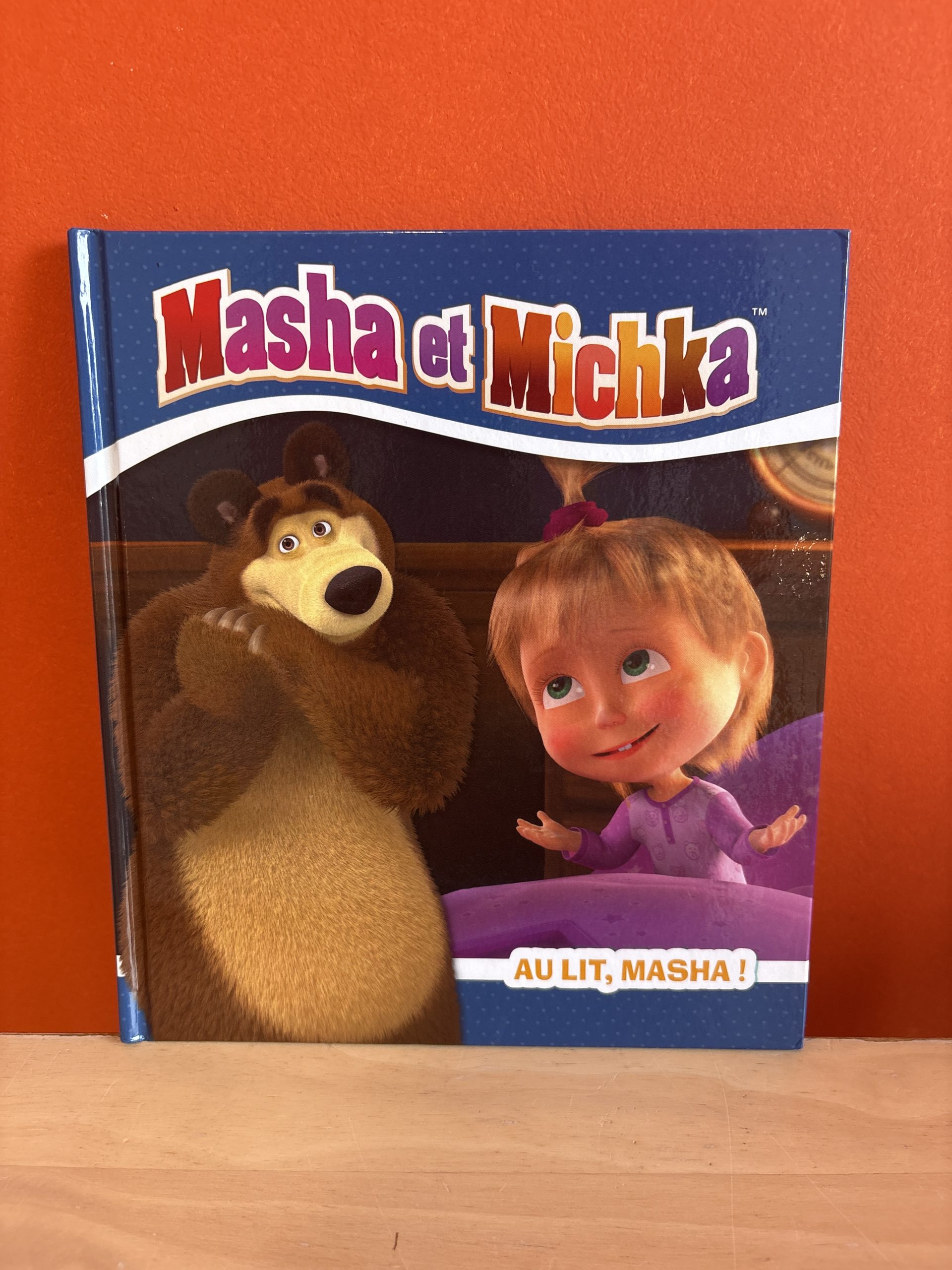 Masha et Michka au lit, masha
